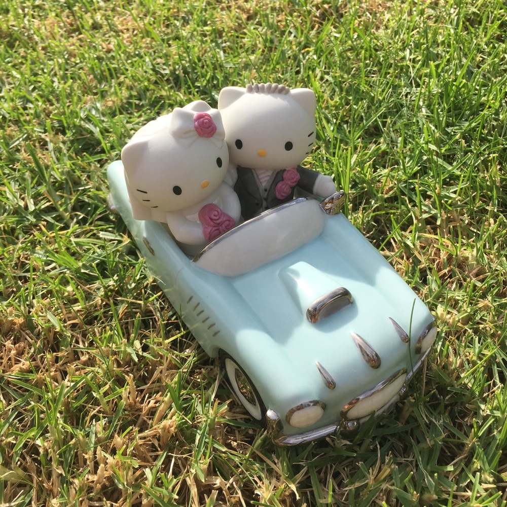 🚨Sold🚨 Hello Kitty Just Married Car
